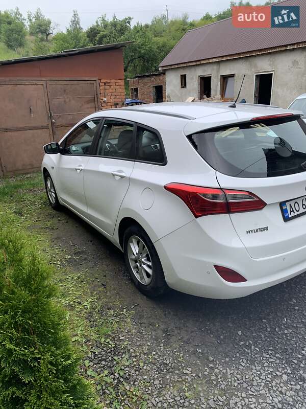 Універсал Hyundai i30 2016 в Ужгороді