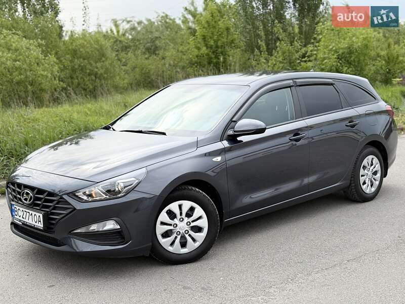 Hyundai i30 2021