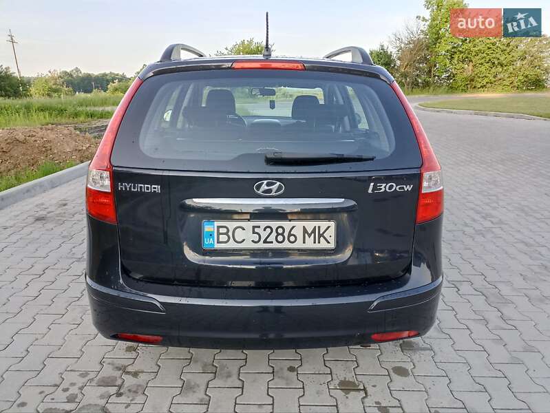 Универсал Hyundai i30 2010 в Львове
