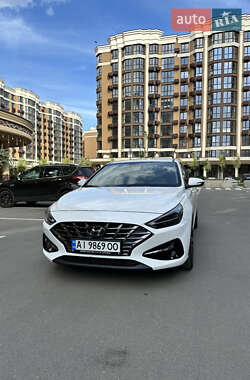Хэтчбек Hyundai i30 2022 в Софиевской Борщаговке