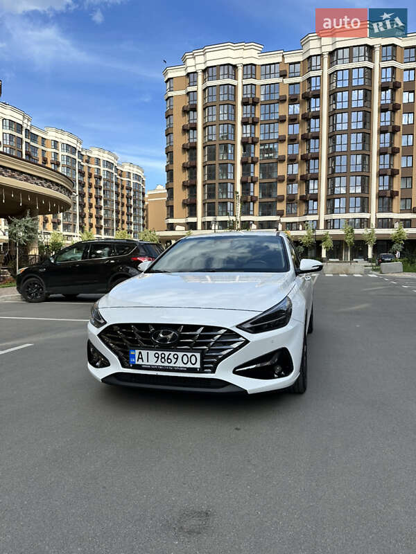 Хетчбек Hyundai i30 2022 в 