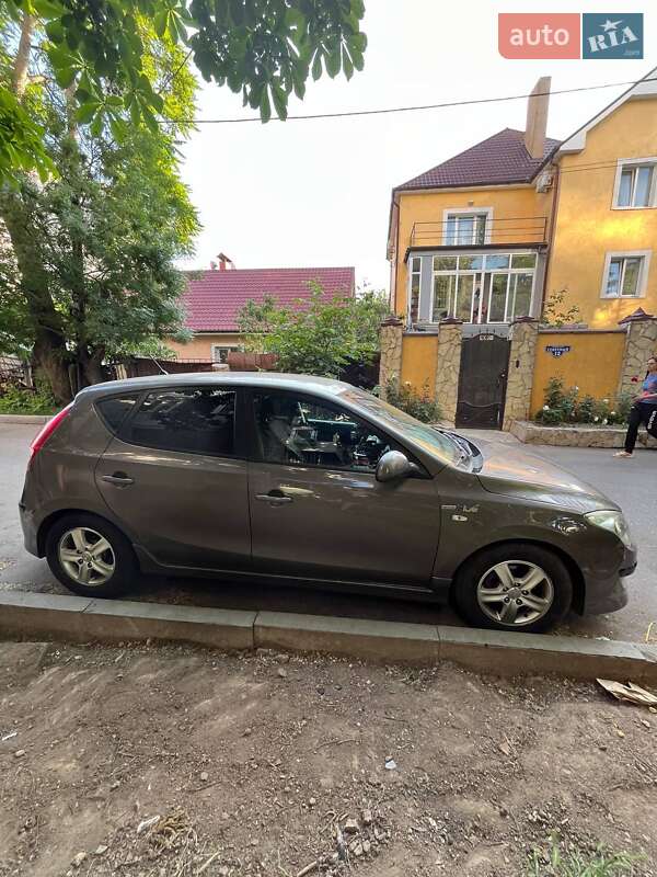 Хэтчбек Hyundai i30 2011 в Одессе