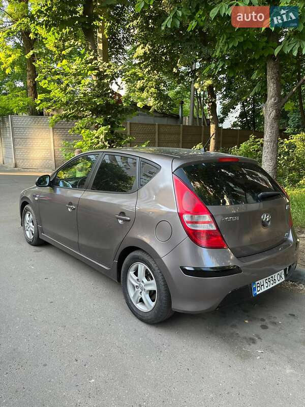 Хэтчбек Hyundai i30 2011 в Одессе