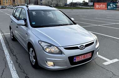 Универсал Hyundai i30 2010 в Дунаевцах