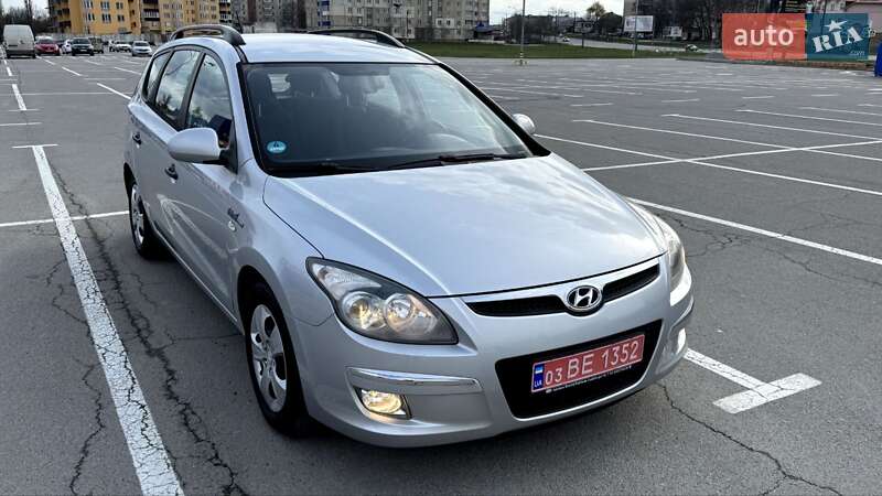 Універсал Hyundai i30 2010 в 