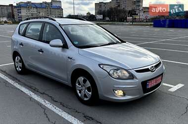 Універсал Hyundai i30 2010 в 
