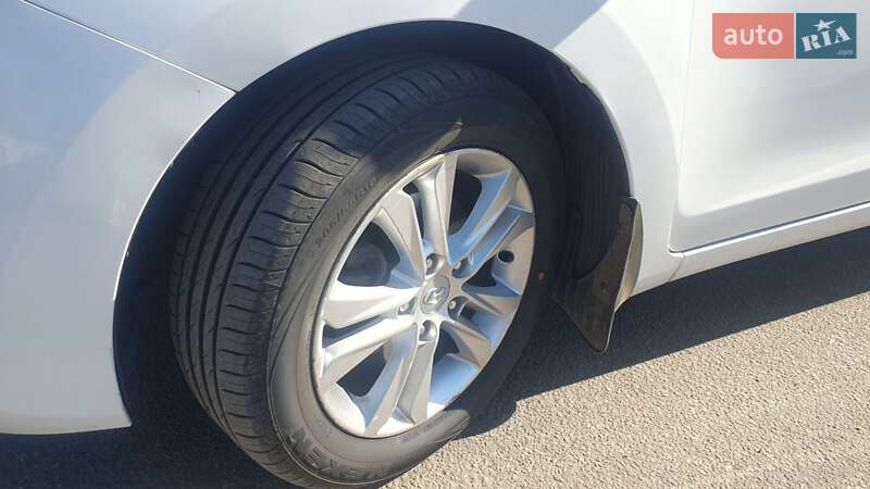 Универсал Hyundai i30 2013 в Змиеве фото 15 Универсал Hyundai i30 2013 в Змиеве