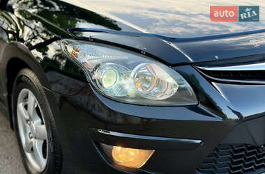 Хэтчбек Hyundai i30 2010 в 