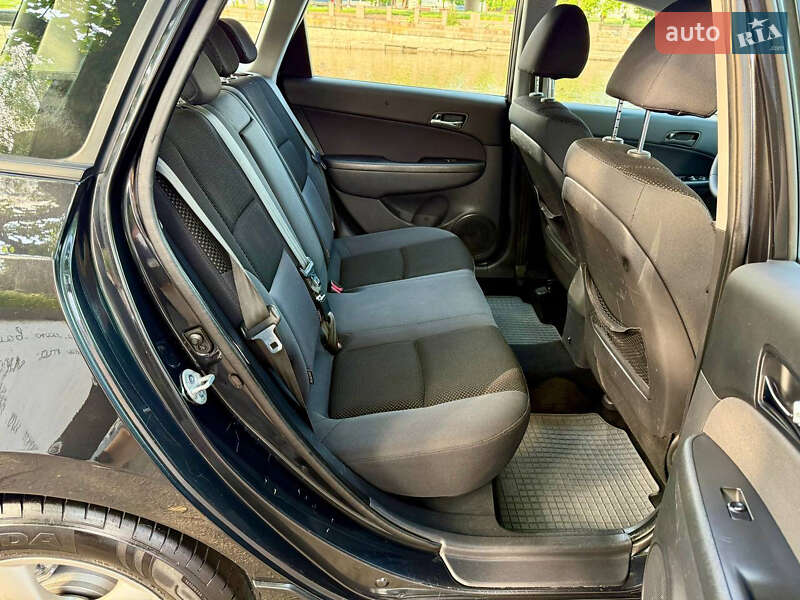 Хэтчбек Hyundai i30 2010 в Кропивницком