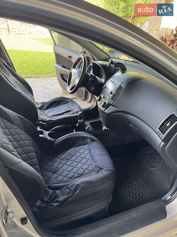 Хэтчбек Hyundai i30 2012 в Стрые