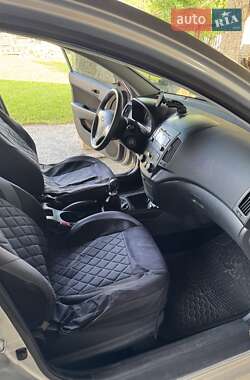 Хэтчбек Hyundai i30 2012 в 