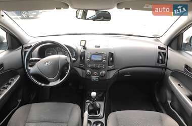 Хэтчбек Hyundai i30 2009 в 