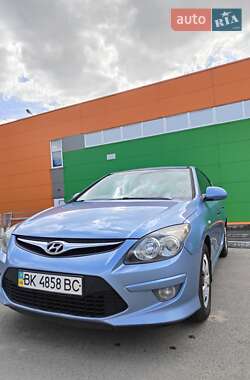 Хэтчбек Hyundai i30 2011 в Ровно