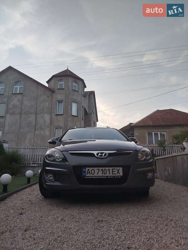 Универсал Hyundai i30 2009 в Иршаве