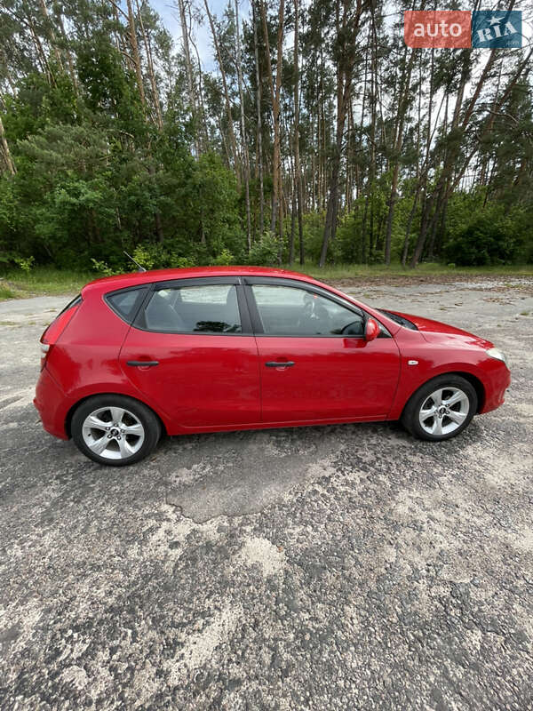 Хэтчбек Hyundai i30 2009 в Макарове