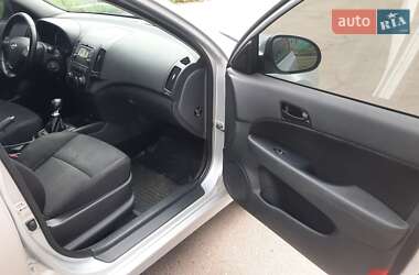 Хэтчбек Hyundai i30 2011 в 