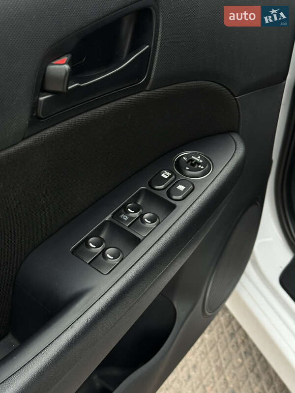 Хэтчбек Hyundai i30 2010 в Днепре