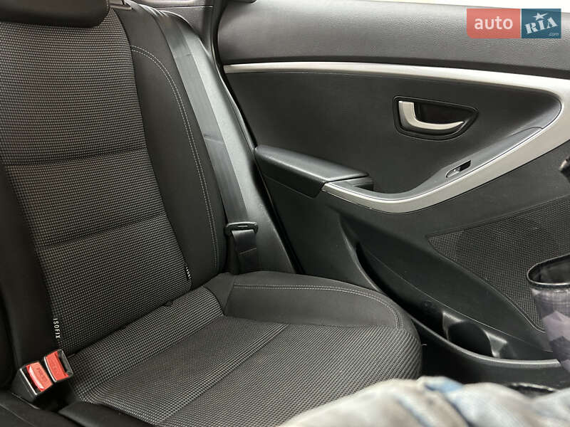 Хэтчбек Hyundai i30 2012 в Киеве