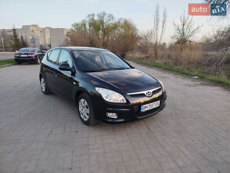 Хэтчбек Hyundai i30 2007 в Ахтырке