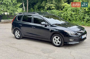 Универсал Hyundai i30 2010 в Казатине