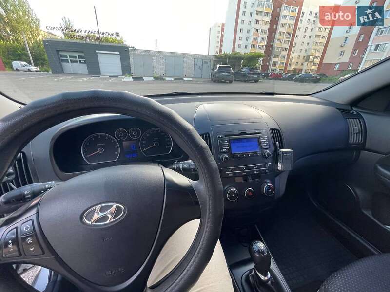 Хэтчбек Hyundai i30 2011 в Харькове