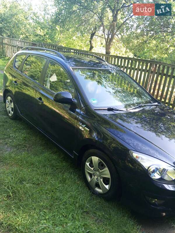Хэтчбек Hyundai i30 2010 в Барановке