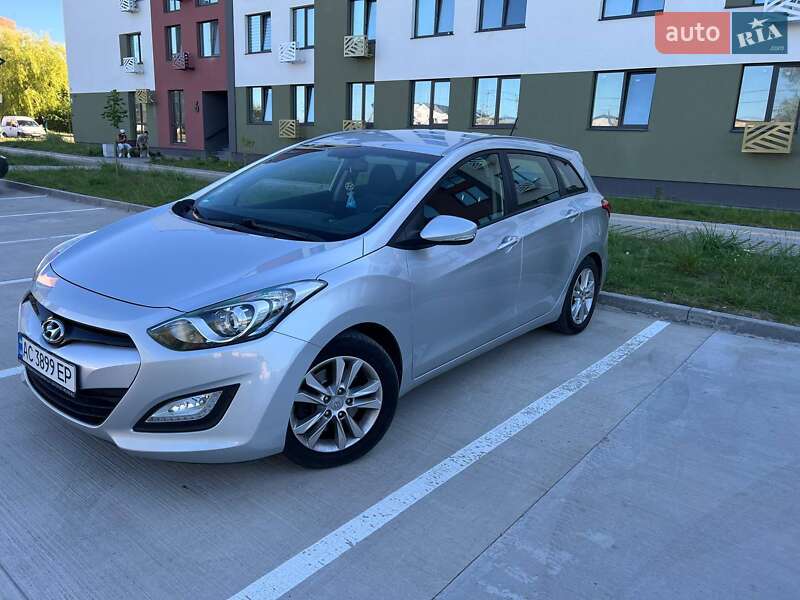 Универсал Hyundai i30 2014 в Ровно