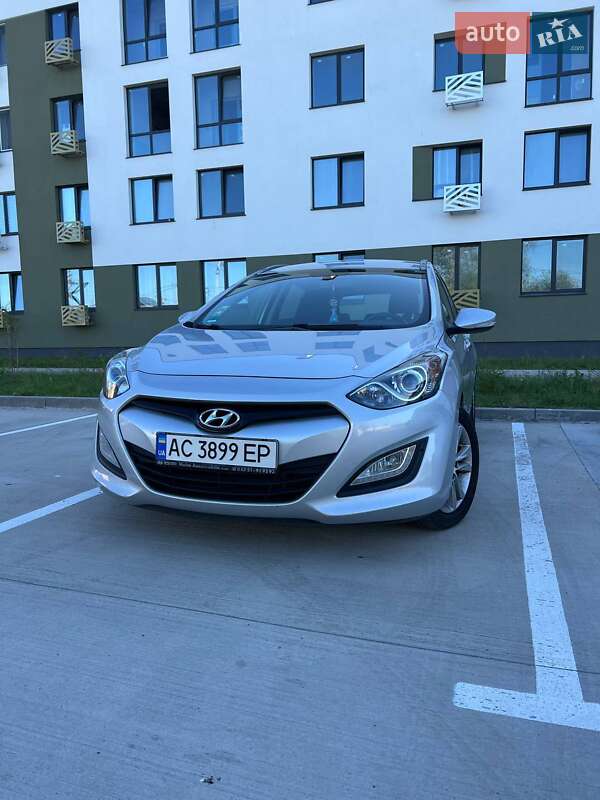 Универсал Hyundai i30 2014 в Ровно