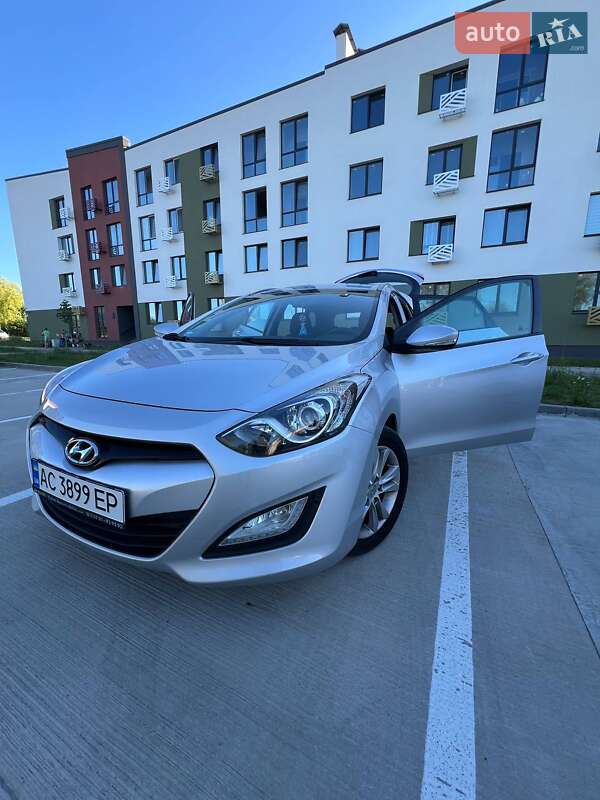 Универсал Hyundai i30 2014 в Ровно