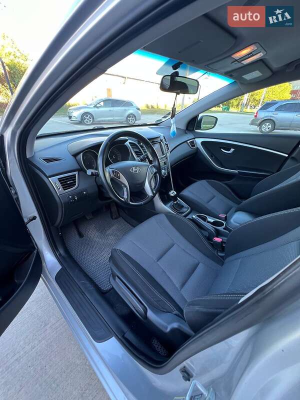 Универсал Hyundai i30 2014 в Ровно