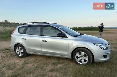 Универсал Hyundai i30 2009 в 
