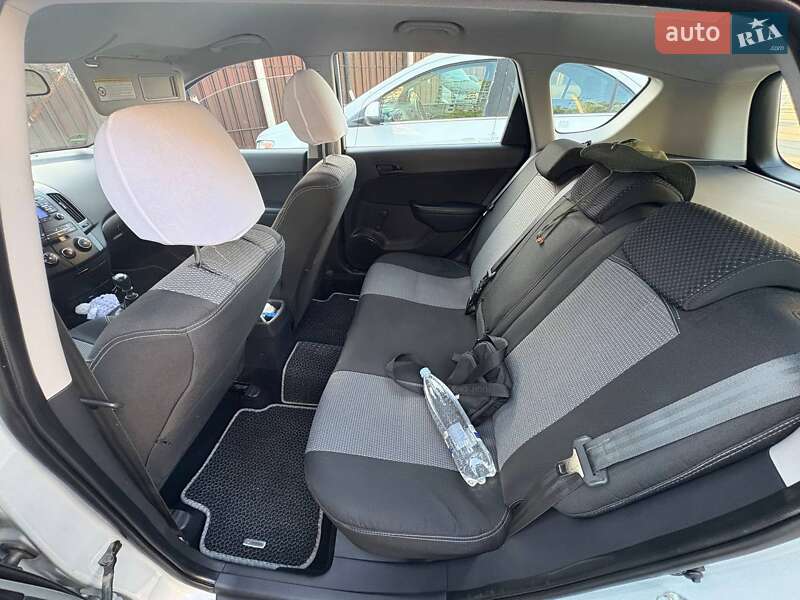 Універсал Hyundai i30 2009 в Одесі