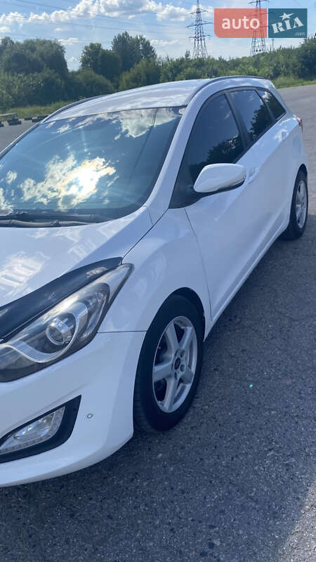 Універсал Hyundai i30 2012 в Івано-Франківську