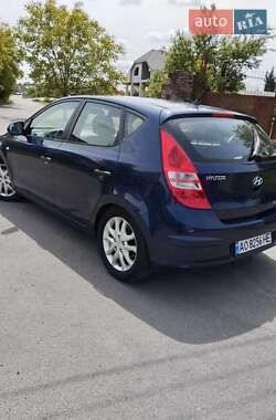Хэтчбек Hyundai i30 2009 в Хусте