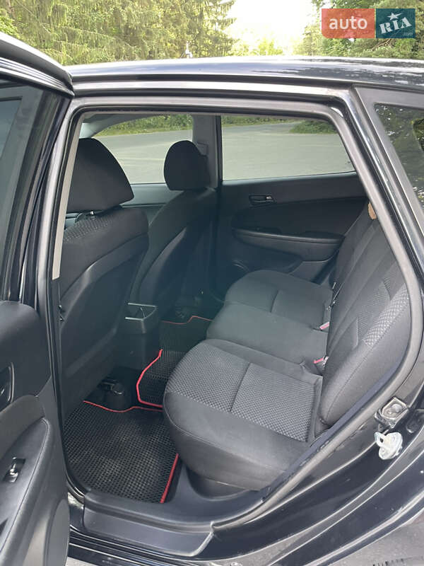 Хэтчбек Hyundai i30 2010 в Хмельнике фото 14 Хэтчбек Hyundai i30 2010 в Хмельнике