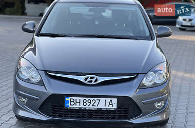 Хэтчбек Hyundai i30 2010 в 