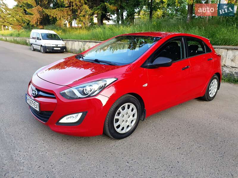 Хэтчбек Hyundai i30 2012 в Ровно