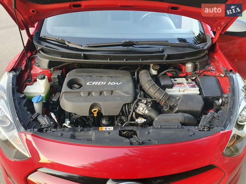 Хэтчбек Hyundai i30 2012 в Ровно