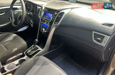 Хэтчбек Hyundai i30 2012 в 