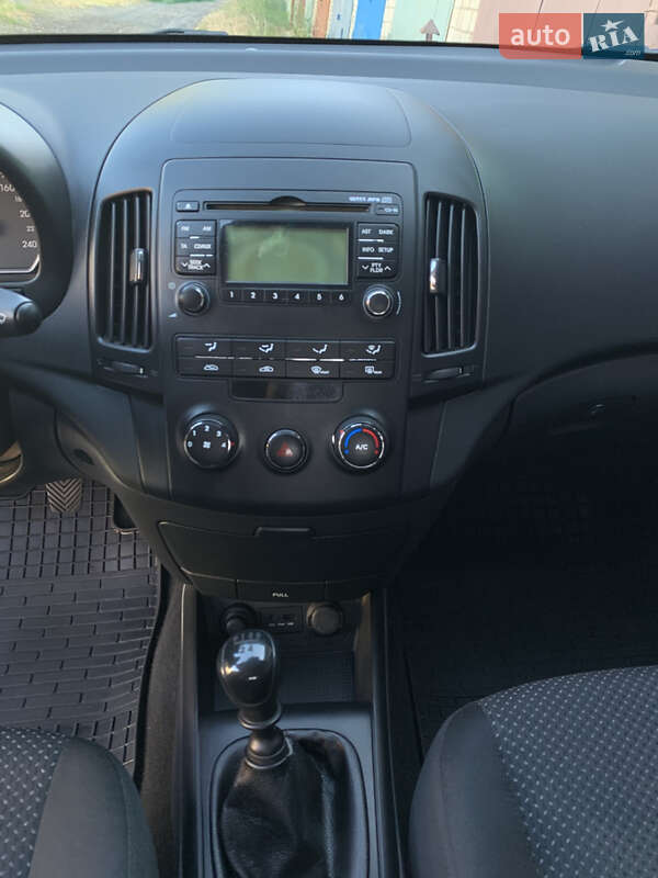 Универсал Hyundai i30 2009 в Ладыжине