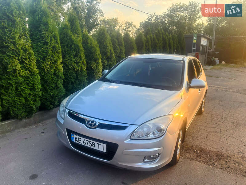 Хэтчбек Hyundai i30 2008 в 