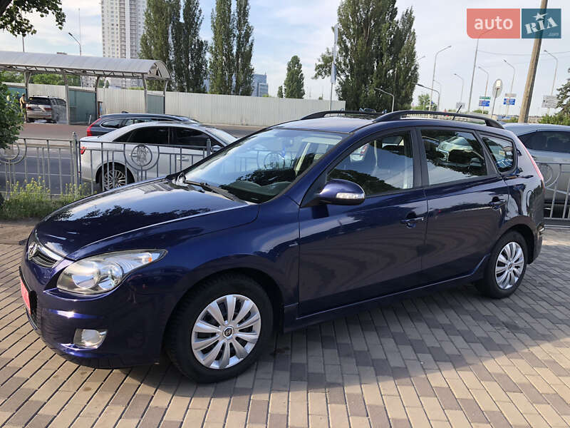 Универсал Hyundai i30 2011 в Киеве