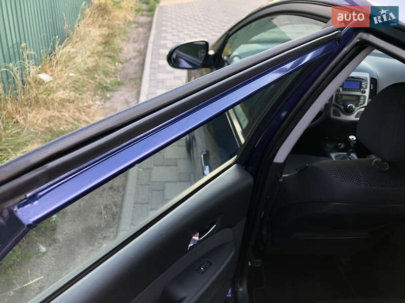 Универсал Hyundai i30 2011 в Киеве
