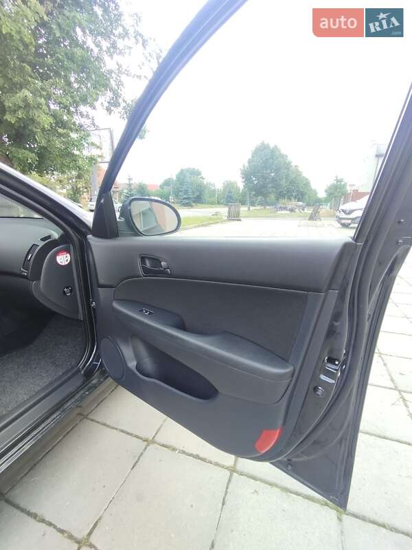 Универсал Hyundai i30 2009 в Луцке