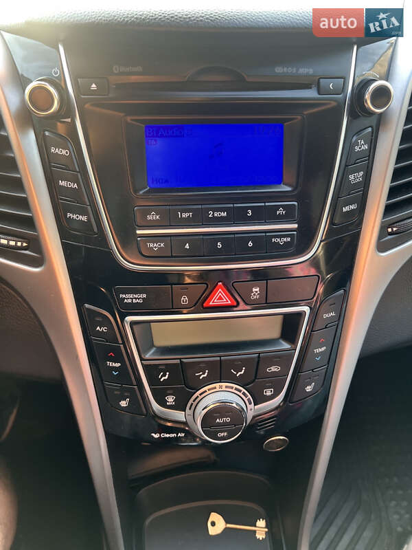 Универсал Hyundai i30 2013 в Радивилове
