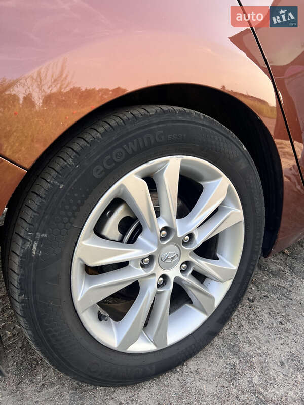 Универсал Hyundai i30 2013 в Радивилове