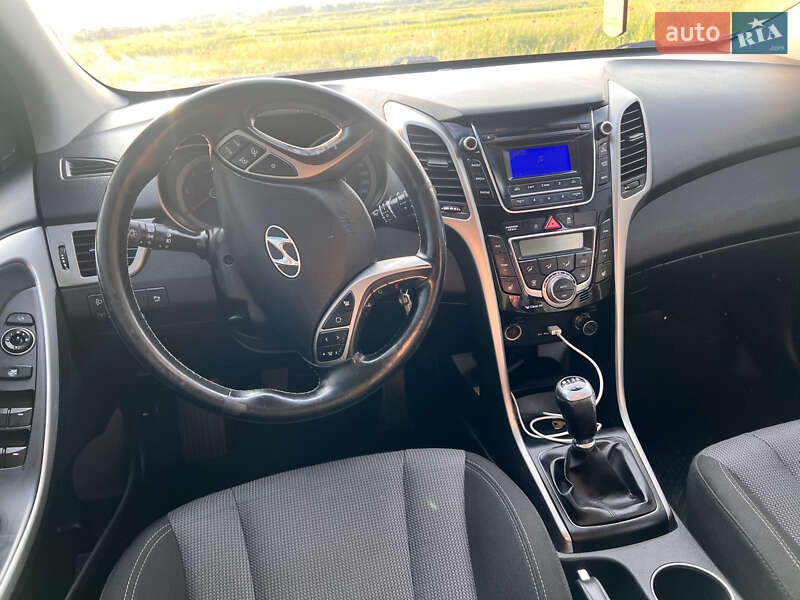 Универсал Hyundai i30 2013 в Радивилове