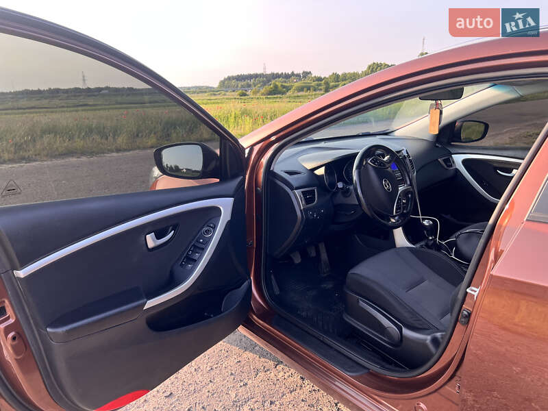 Универсал Hyundai i30 2013 в Радивилове