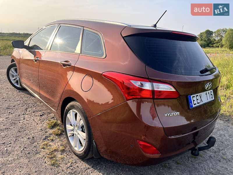 Универсал Hyundai i30 2013 в Радивилове