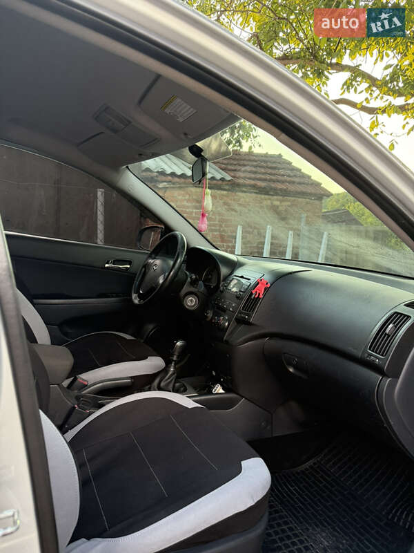 Хэтчбек Hyundai i30 2010 в Полтаве
